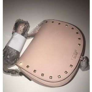 BRAND NEW PINK VICTORIA’S SECRET HANDBAG!!